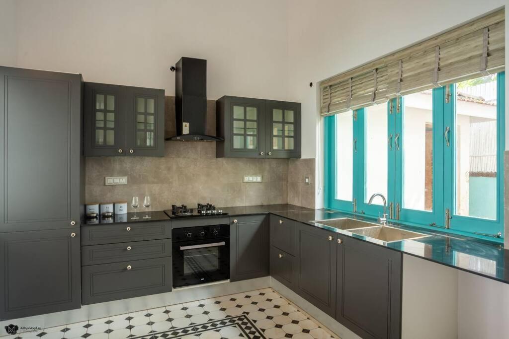 White Banyan Beach Villa, Candolim By The Acacia Villas Luaran gambar